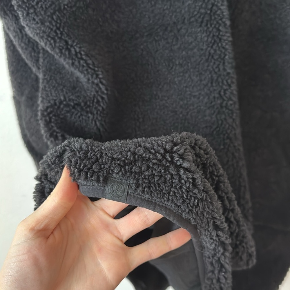 Lululemon 14 Collarless Textured Fleece Full Zip in Black - Picture 13 of 14